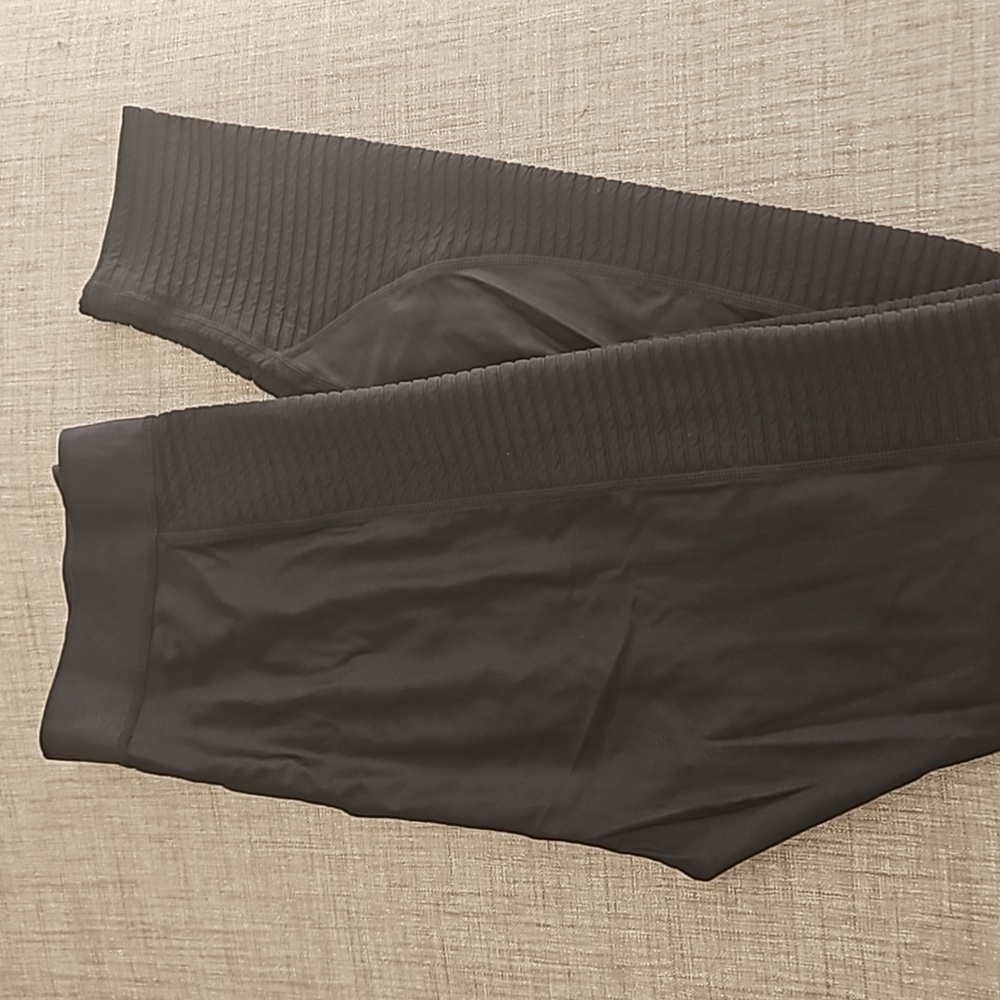 Fabletics High Waisted Motion Shine Leggings